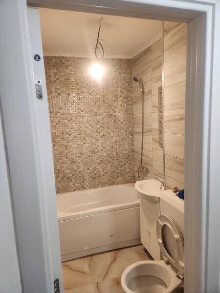 Prisaca Dornei, Titan, 10 minute metrou, chiar la parcul Titanii,